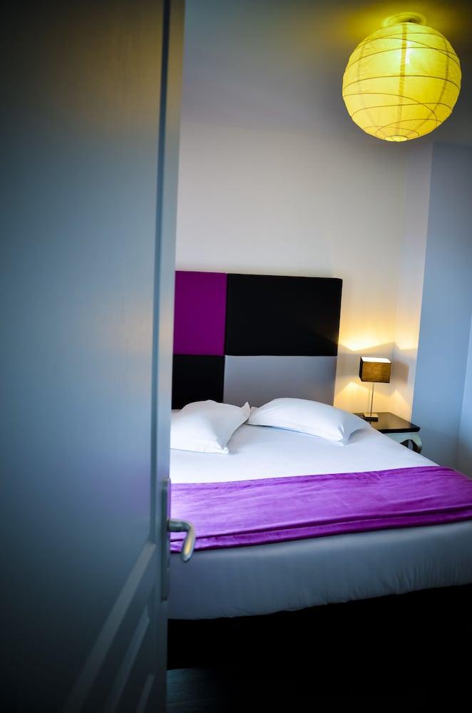Adonis Apart-hotel 3*